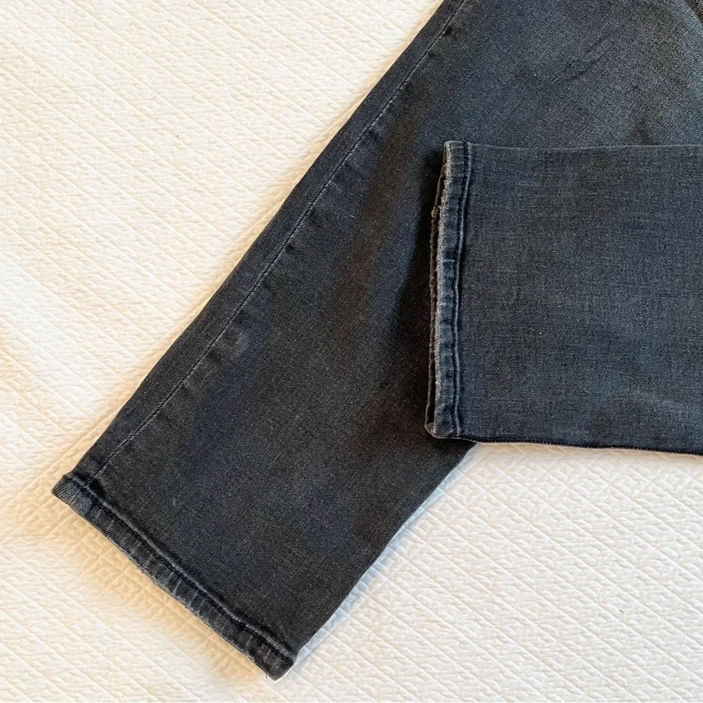 NWT True Religion Men’s Logan Relaxed Tapered Fit Black Distressed Jeans Size 32